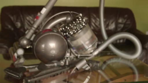 Dyson DC78 Turbinehead Vacuum- Benoit's Testimonial - image 10 from the video