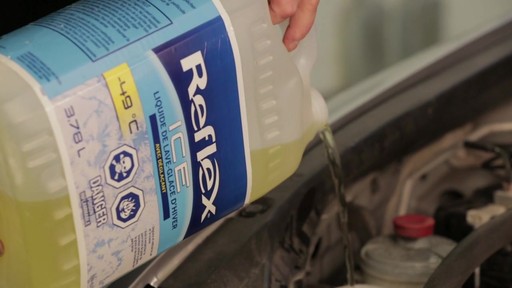 Reflex ICE-490 Windshield Washer Fluid - image 2 from the video