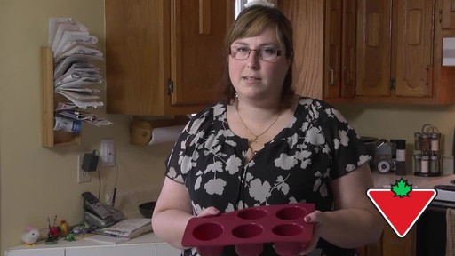 MASTER Chef Silicone Muffin Pan - Dominique's Testimonial - image 1 from the video