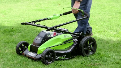Gareth & Doug's Review of the Greenworks 40V Lawnmower  - image 4 from the video