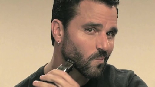 Wahl Beard Battery Trimmer - image 6 from the video