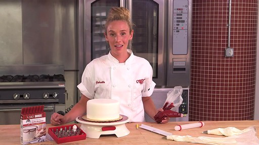 Conseil du Boss des gâteaux – Décorer avec une poche à douille - image 4 from the video