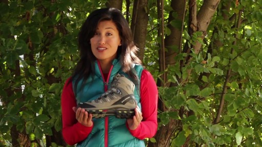 SALOMON Women's Quest 4D GTX Backpacking Boots - image 9 from the video