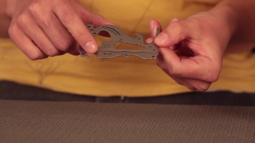 ZOOTILITY TOOLS PocketMonkey Multitool - image 4 from the video