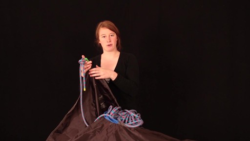 PETZL Bolsa Rope Bag - image 5 from the video