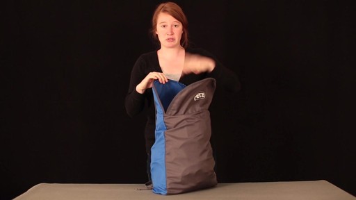 PETZL Bolsa Rope Bag - image 7 from the video