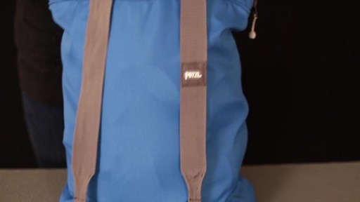 PETZL Bolsa Rope Bag - image 8 from the video