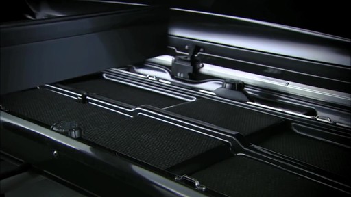 THULE Dynamic 900 Chrome Limited Edition Cargo Box - image 8 from the video