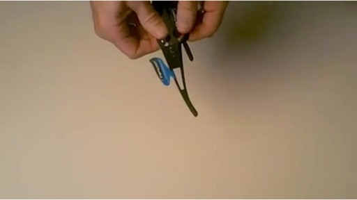 TIFOSI Lens Changing Instructions - Dolomite Model - image 8 from the video