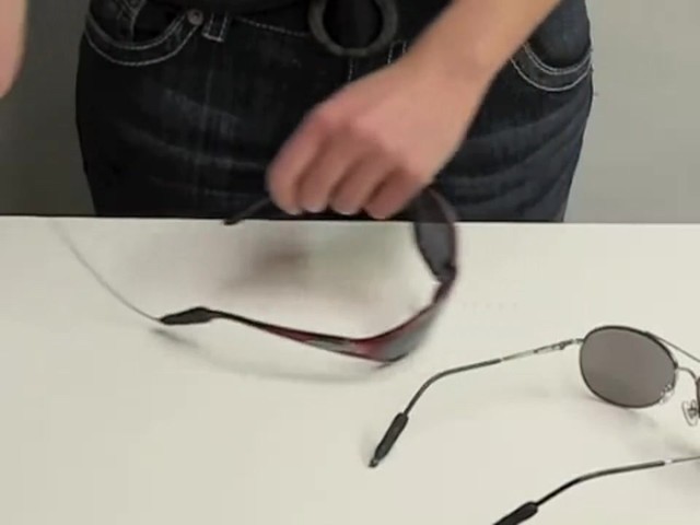 CROAKIES Arc System Eyewear Retainer - image 9 from the video